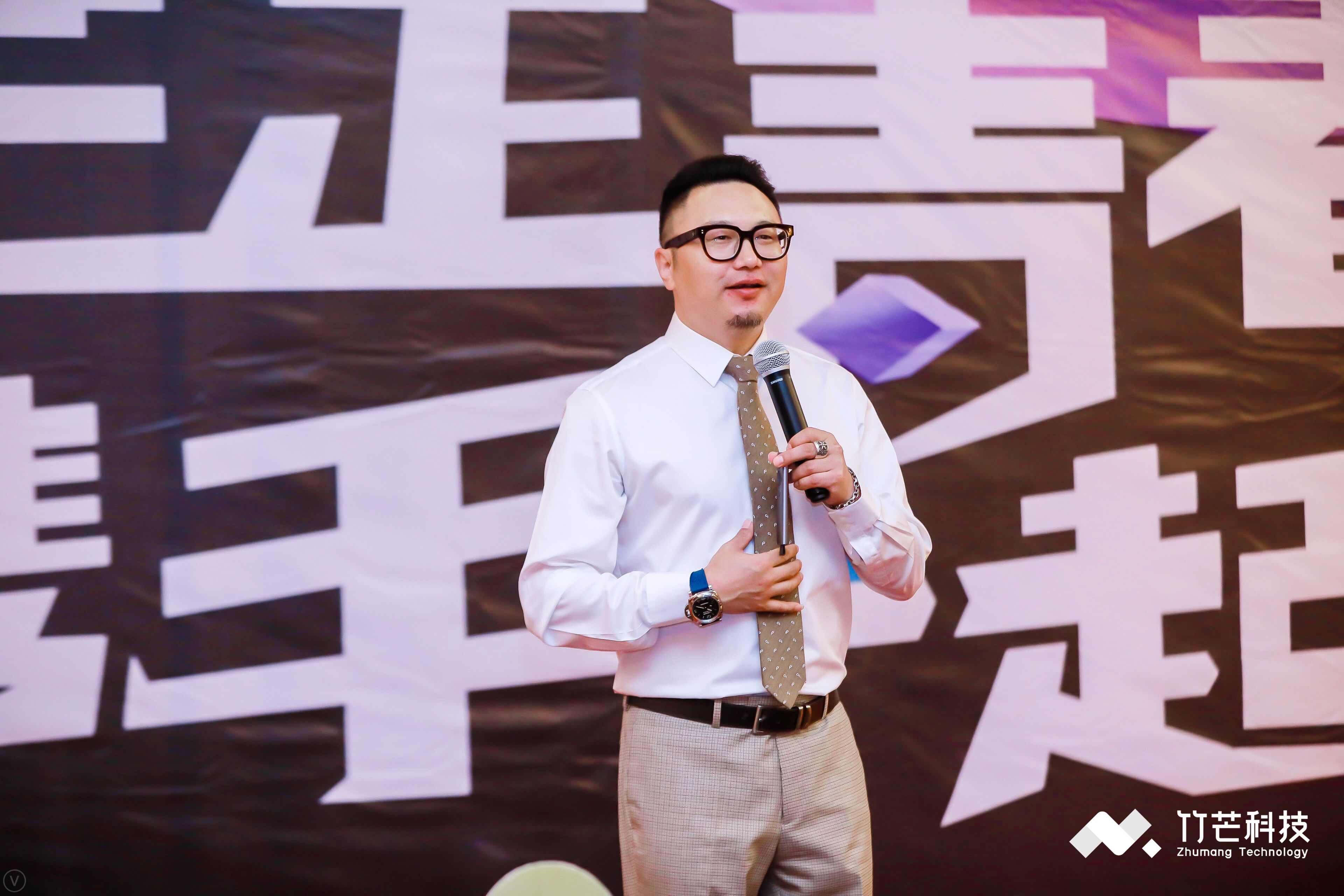 領(lǐng)導(dǎo)帶好團隊的5個法則之三：進(jìn)行有效激勵的要求 