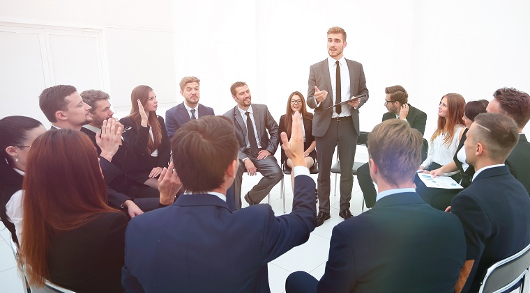 企業(yè)管理培訓經(jīng)典20：何把握與人溝通的技巧？